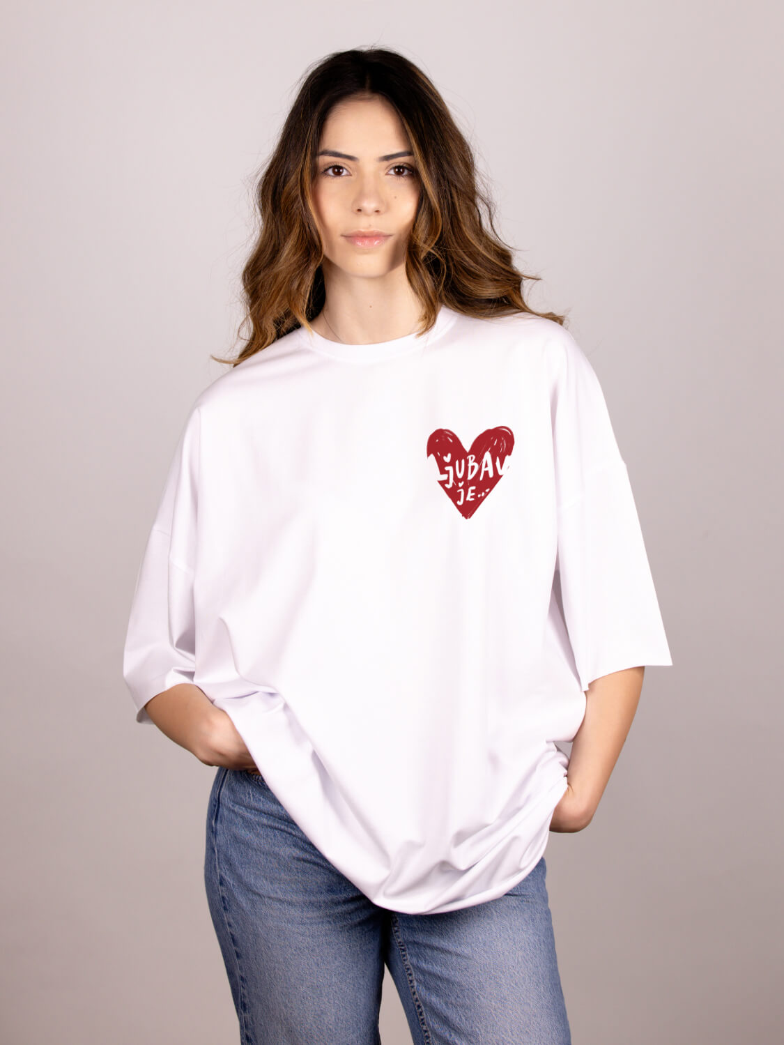 Ljubav je – Ženska oversize majica