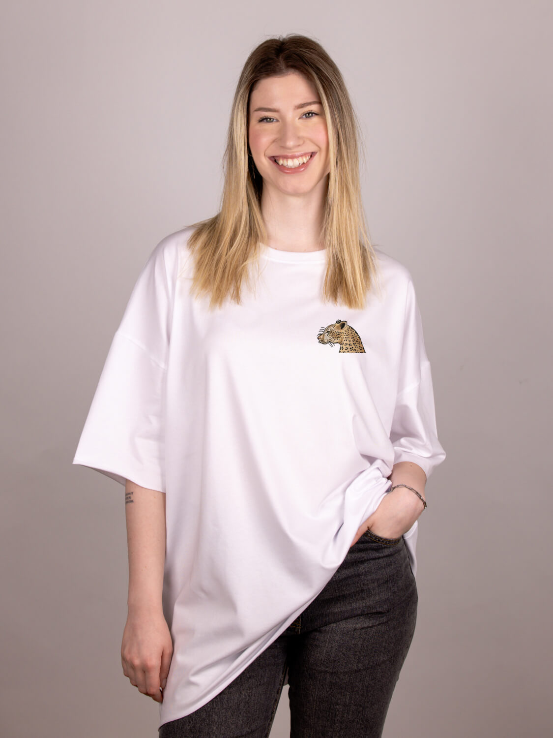 Jer je u modi – Ženska oversize majica